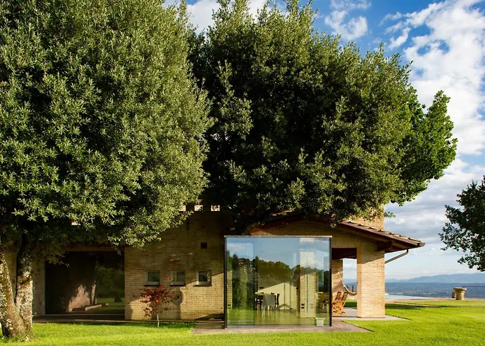 Historic With Panoramic Views Of Feriehus *